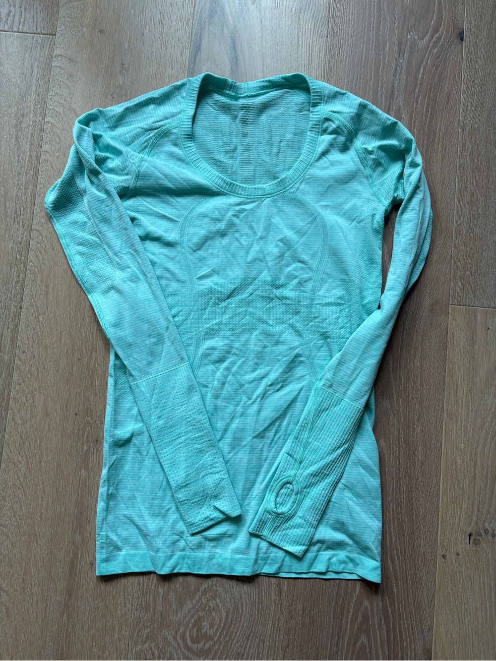 EUC Lululemon 6 LS scoop neck swiftly Opal